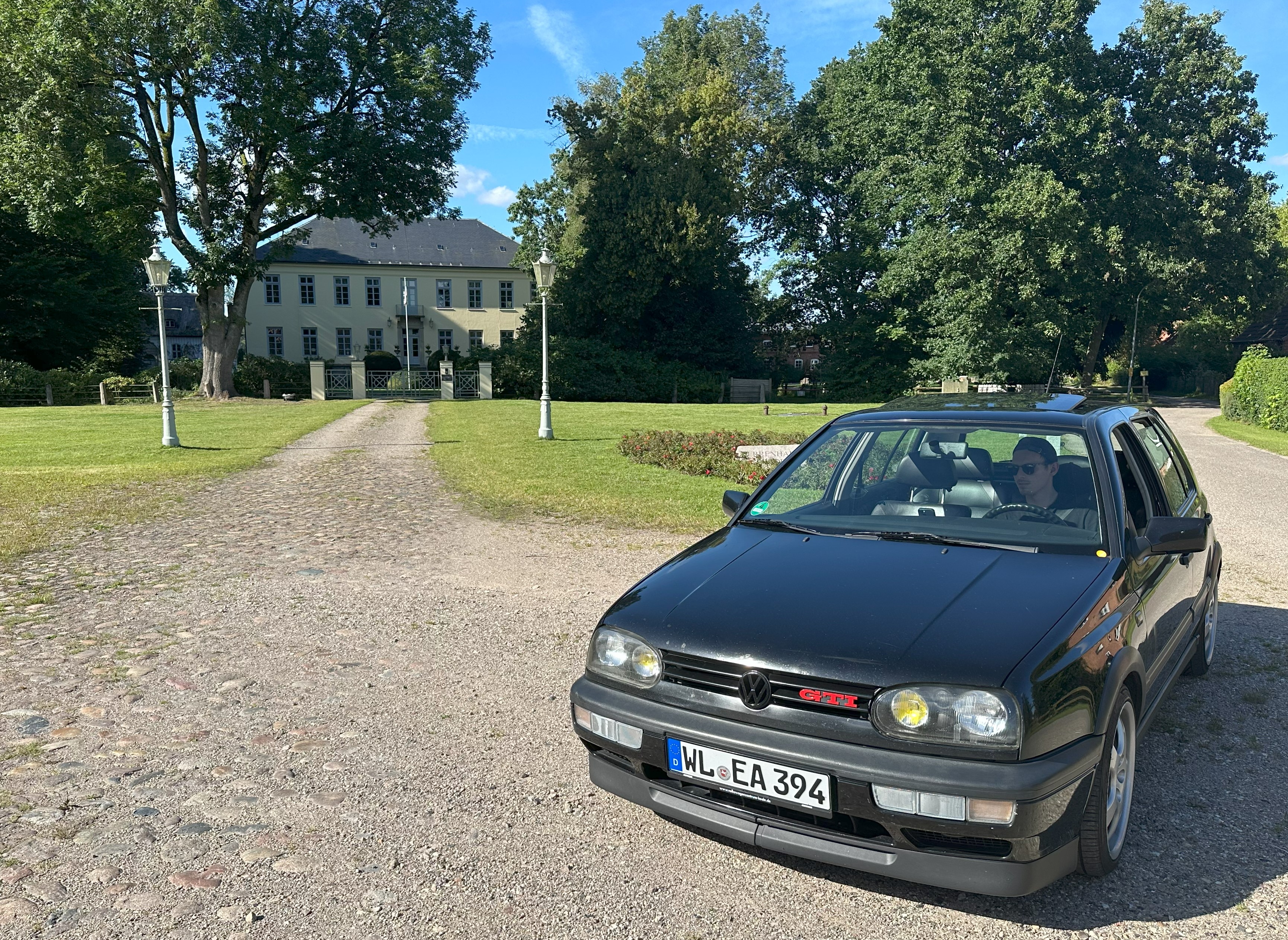 VW Golf GTI - 01.jpg